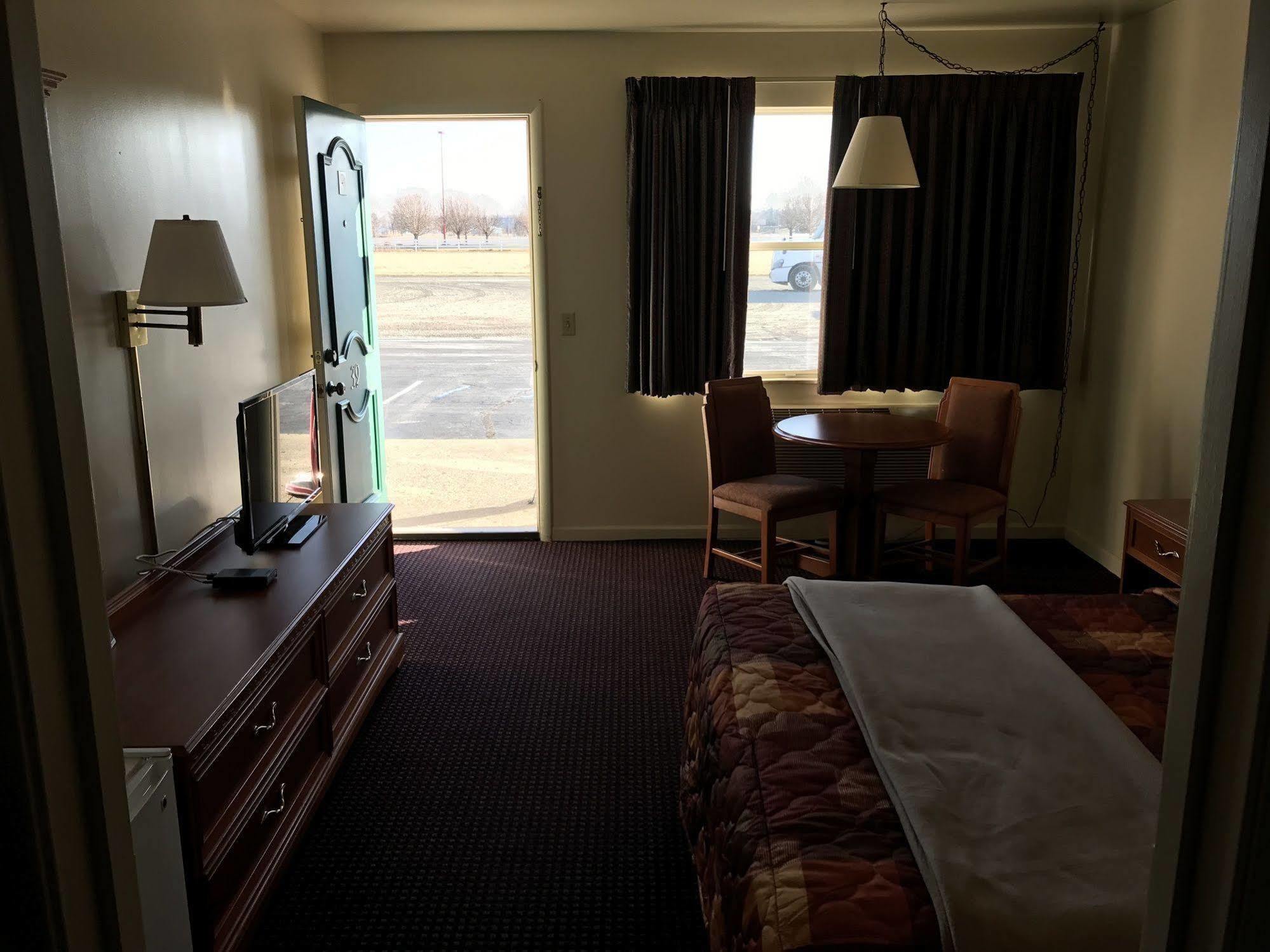 Budget Inn Daleville Екстериор снимка